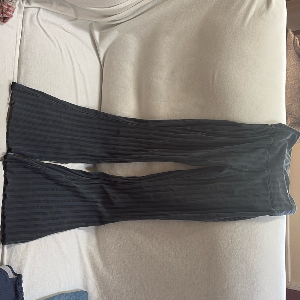 Offline by aerie - hi-rise - flare - leggings - size small